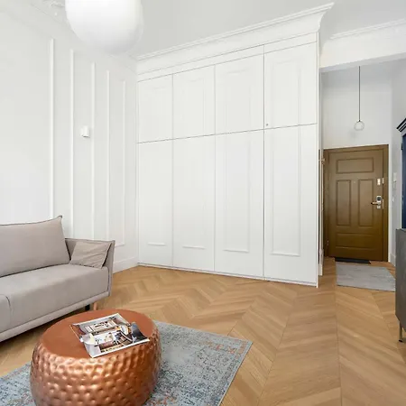 Stylish Near The Park Centre Of By Renters * Poznan